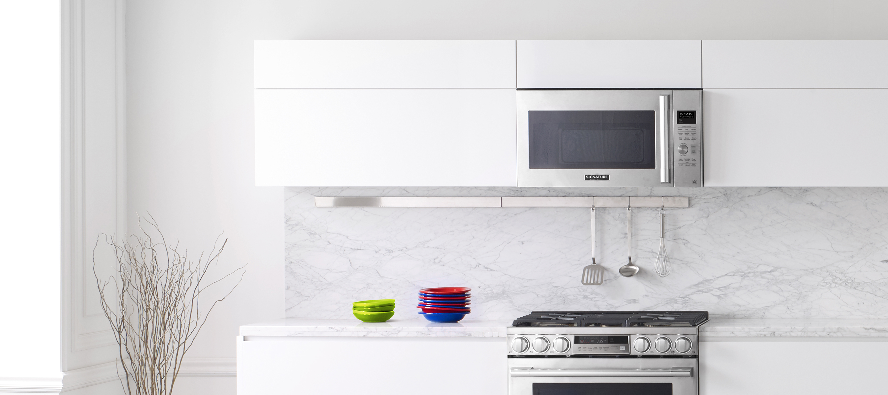 Over The Range OTR Microwave Signature Kitchen Suite